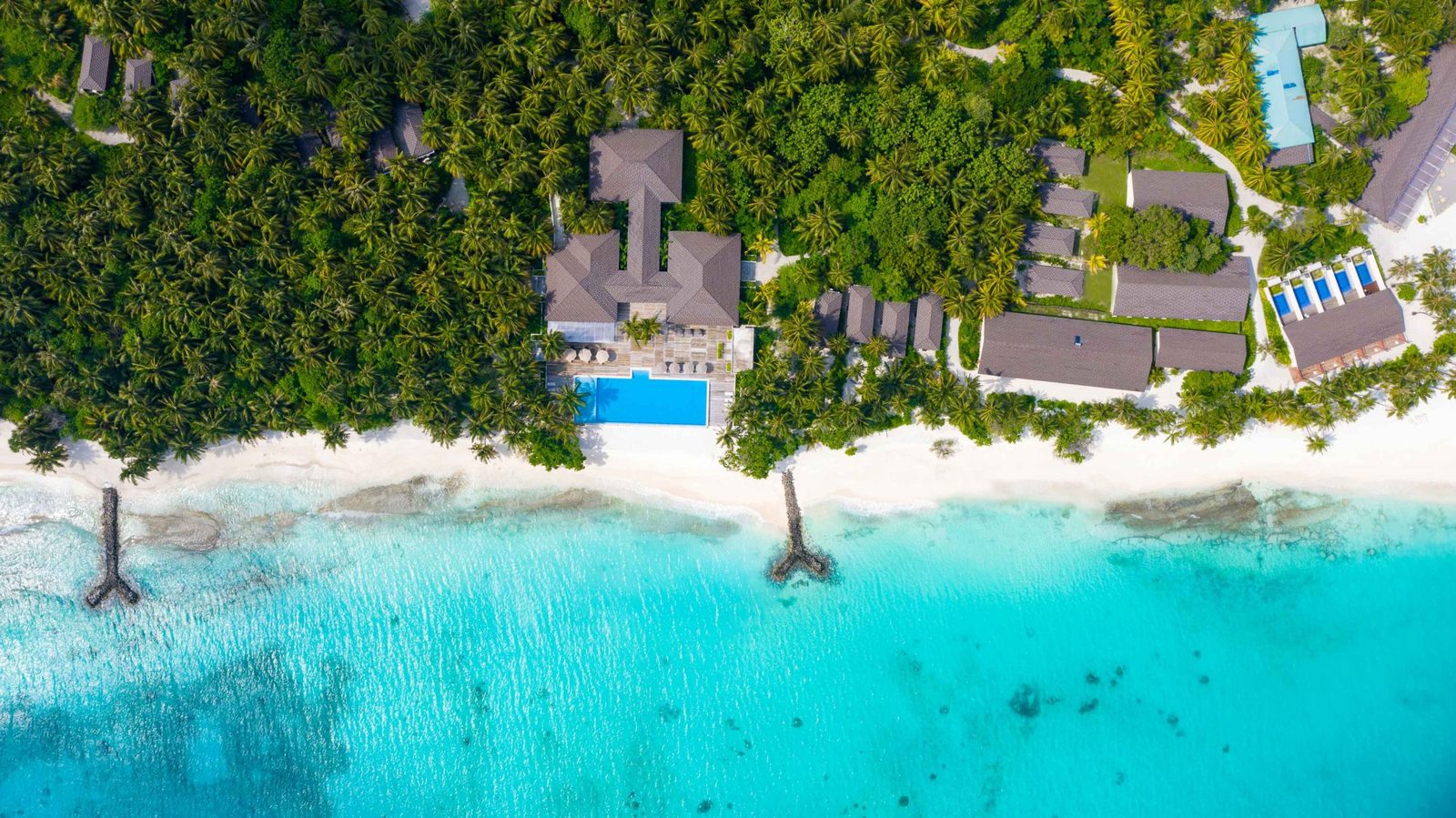 منظر جوي للجزيرة والشاطئ، Fiyavalhu Maldives