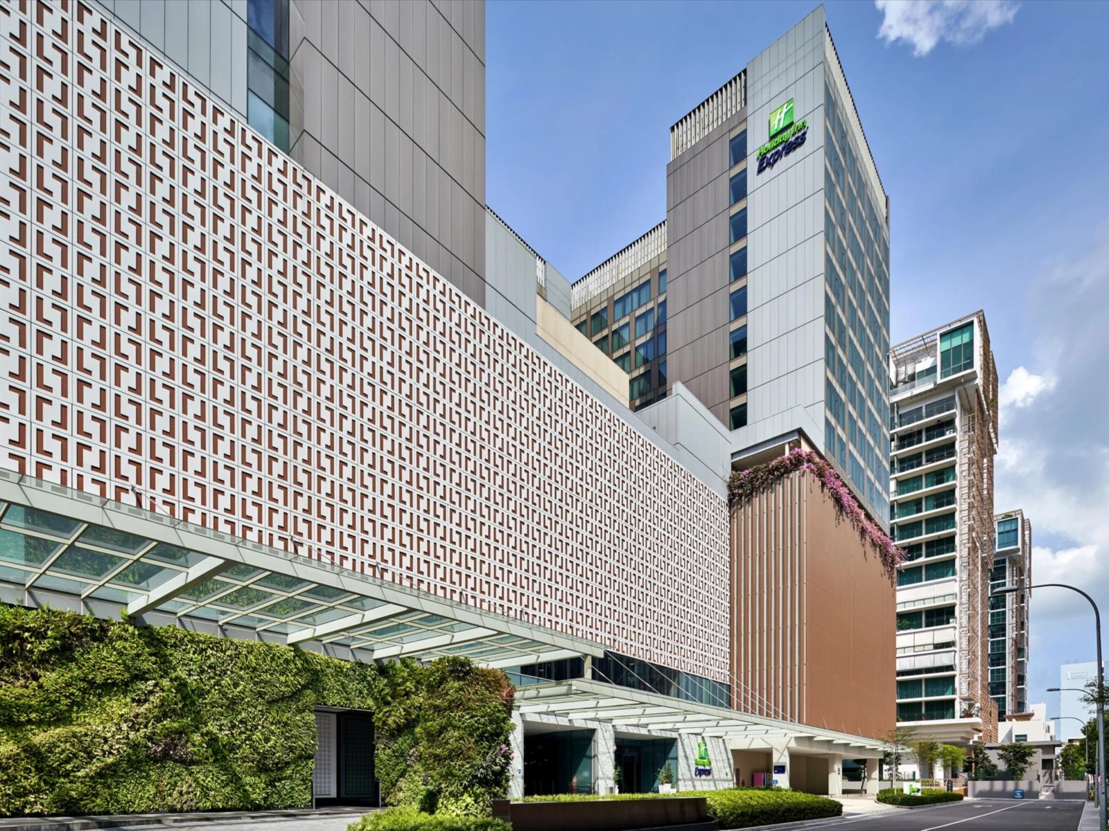 الفندق وجداره الأخضر، كاتونغ، Holiday Inn Express Singapore Katong