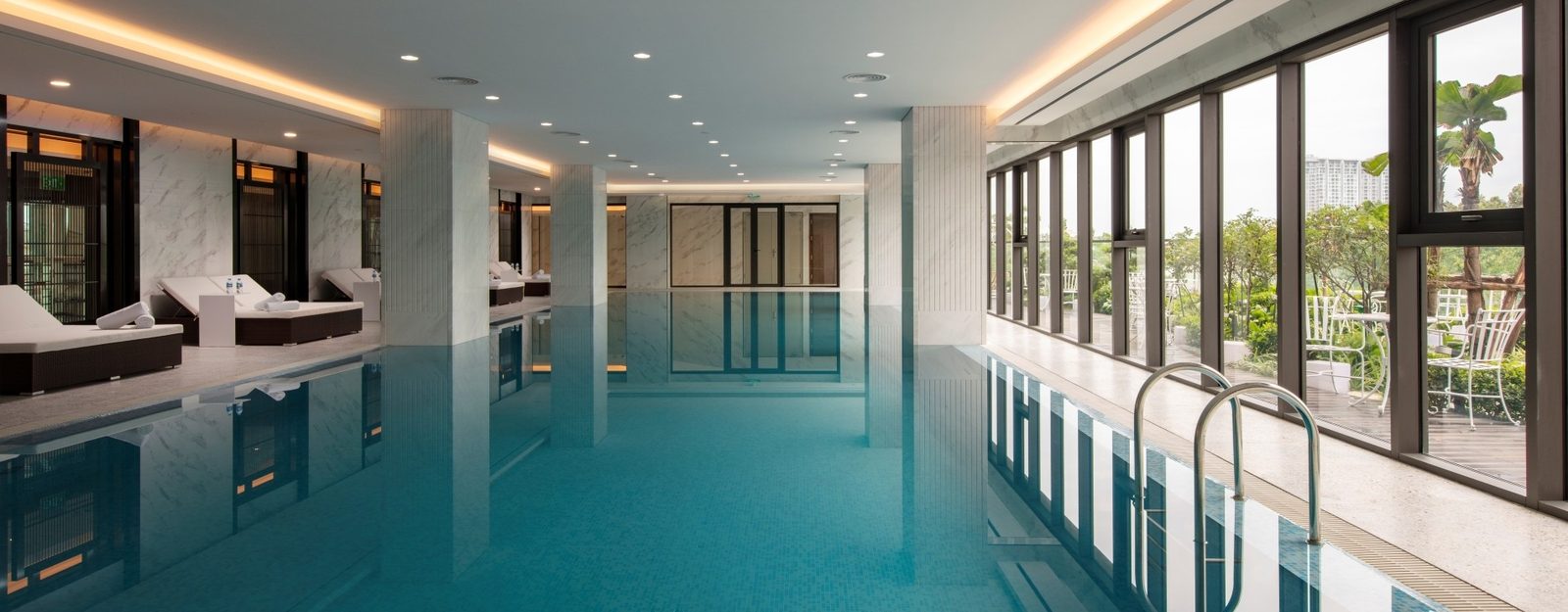 المسبح الداخلي، The Five Residences Hanoi