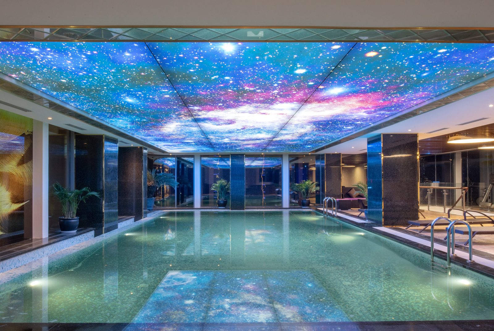 المسبح الداخلي، Wyndham Garden Hanoi