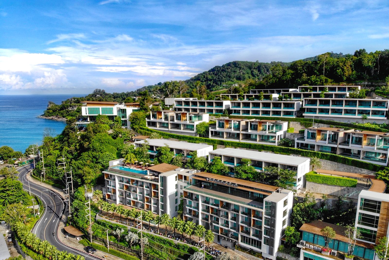 المنتجع على سفح التلة فوق خليج كاليم، Wyndham Grand Phuket Kalim Bay